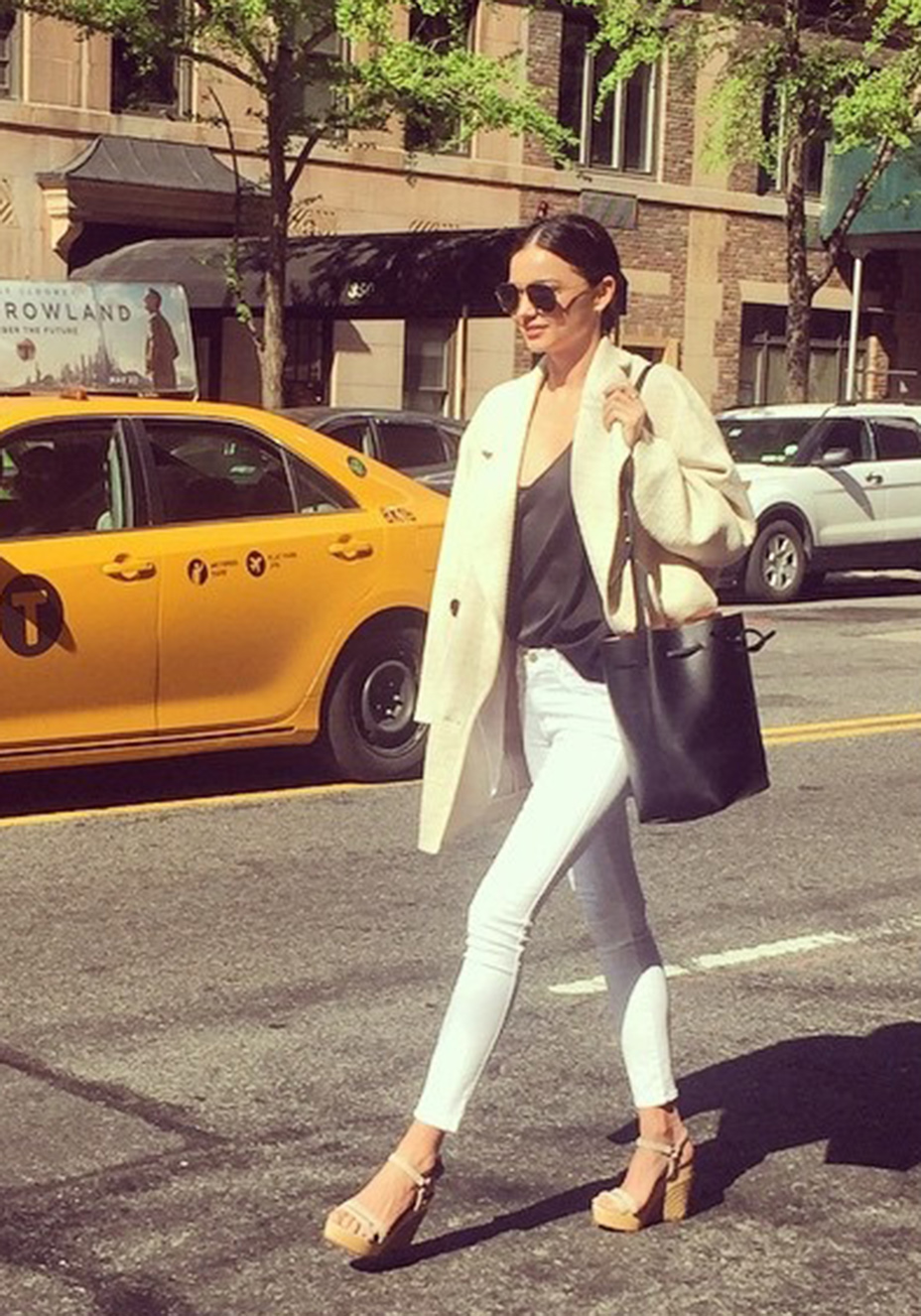 Calça que afina a silhueta é a nova tendência entre as celebs