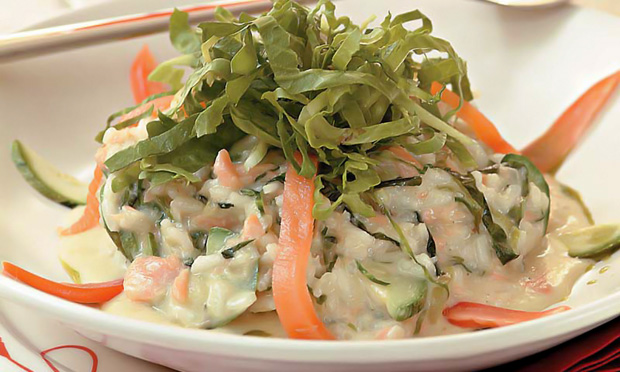 Risoto de abobrinha, escarola e salmão