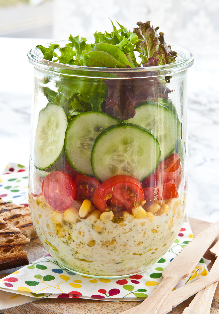 Salada no pote: o passo a passo para montar a receita perfeita