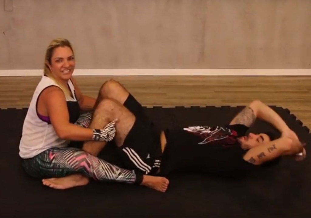 Esse treino, feito com o boy, promete resultado em dobro