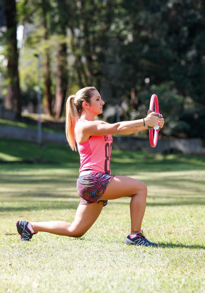 Esse afundo é ainda mais poderoso para desenhar pernas e bumbum