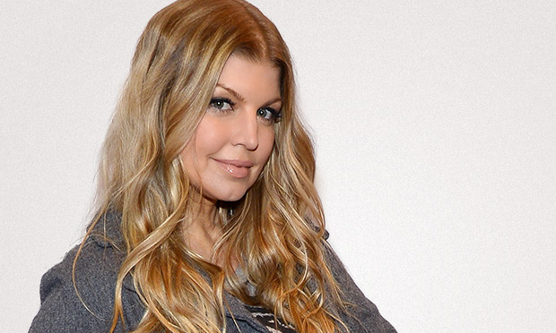 Fergie: Belly Dance Yoga e suco verde para manter a forma