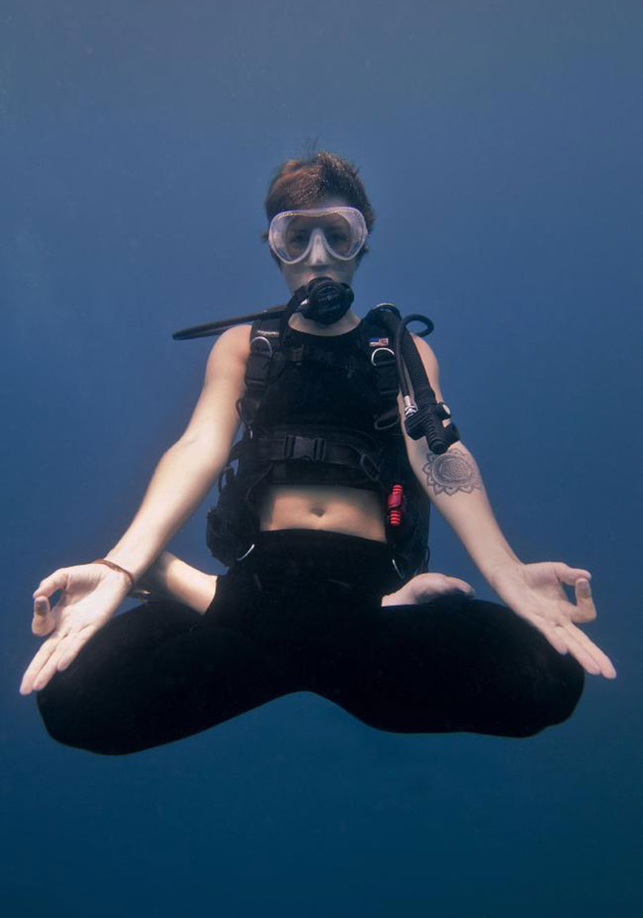 Ioga até embaixo da água