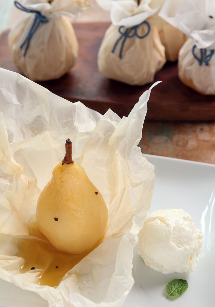 Pera com laranja e cardamomo. Fácil de fazer e mata a vontade de doce