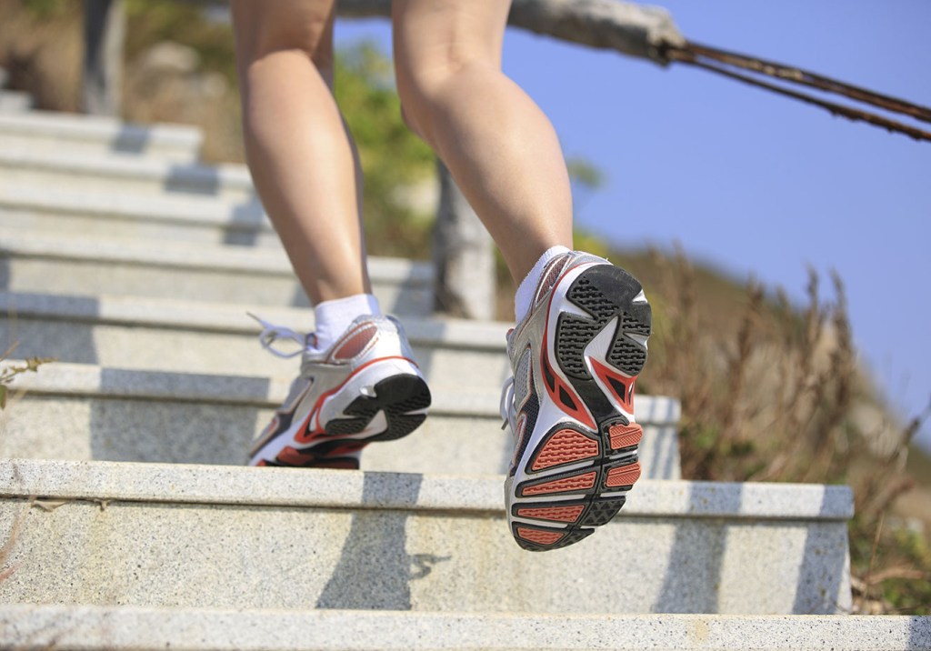 É grátis: treino power para fazer em qualquer escada