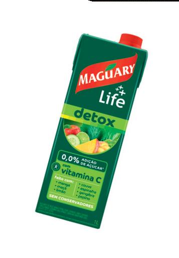 O Suco Verde Life Detox, da Maguary, é feito só com frutas (manga, limão, maçã), folhas (couve, espinafre, pepino) e gengibre (R$ 7,99 o litro). São 88 calorias em 1 copo.