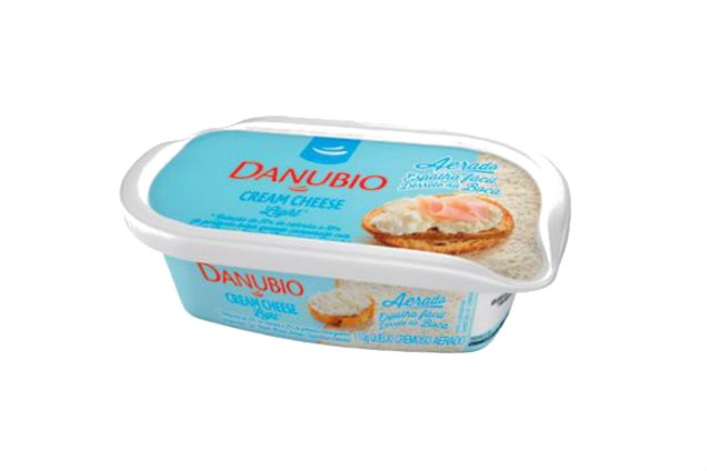 <span class="s1">O Cream Cheese Aerado Light Danubio tem baixo teor de gordura e apenas 55 calorias em 1 colher de sopa (R$ 5,39, o potinho de 110 g). É mais macio e fácil de espalhar no pão que o tradicional. <em>*Preços pesquisados em maio de 2017. </em></span>
