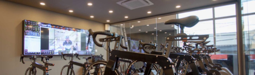 Aula de ciclismo indoor Studio 220