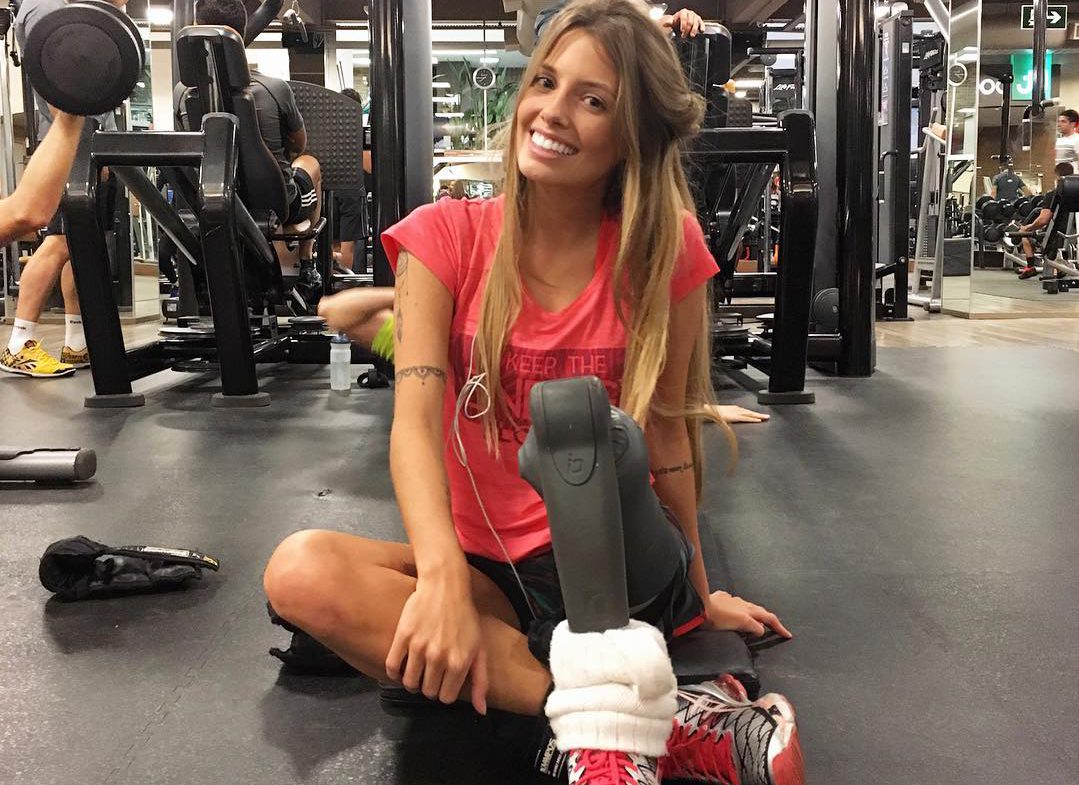 Paola Antonini Modelo Amputada Mostra Como Mantém Rotina Fitness Boa Forma