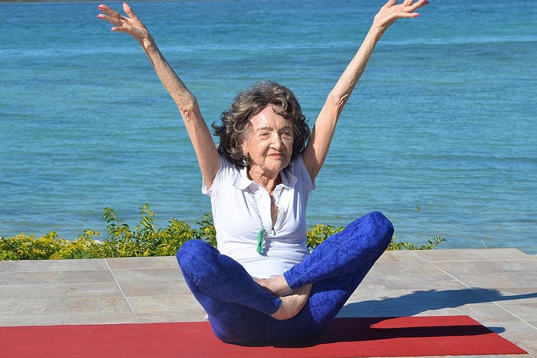 Instrutura de ioga mais velha do mundo