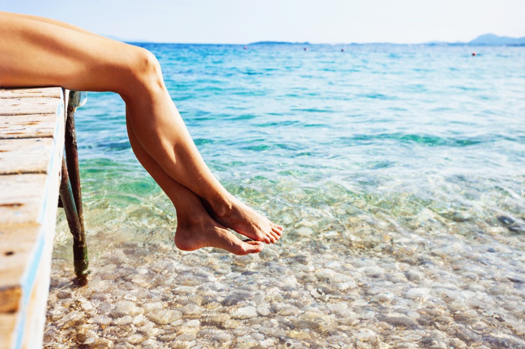 O truque de maquiagem que vai deixar suas pernas mais definidas