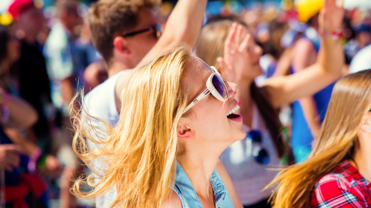 Dicas para evitar a desidratação e aproveitar o Carnaval