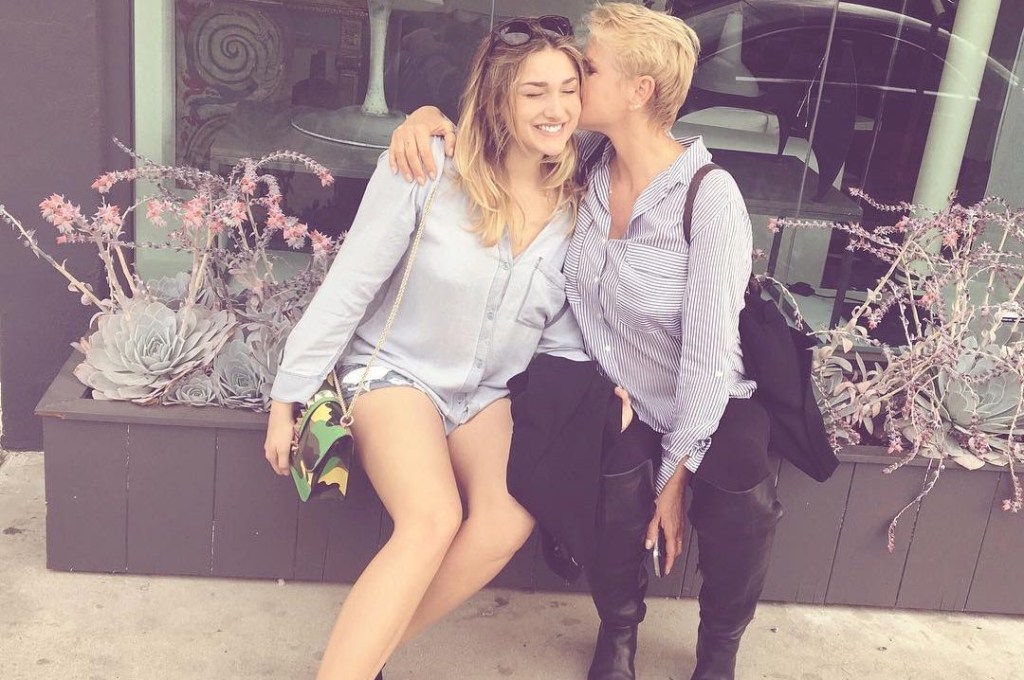 Costumes inusitados das famosas que passaram de mãe para filha