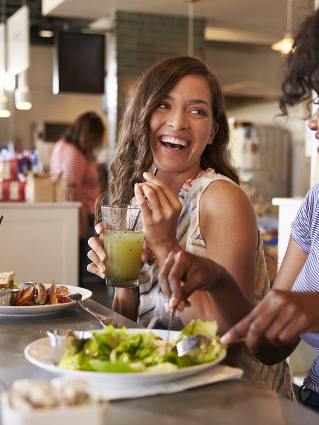 Capa de: 7 segredos para emagrecer comendo fora
