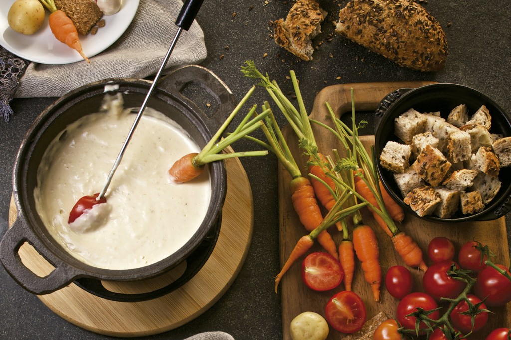 Fondue de queijo light com legumes