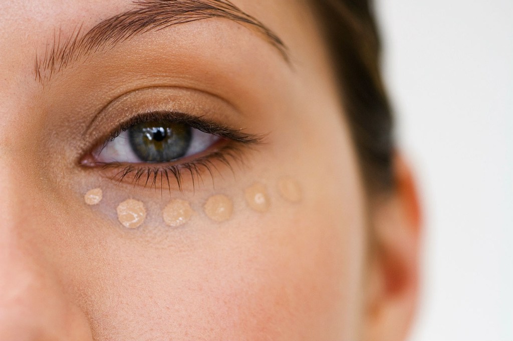 6 truques de maquiagem que ajudam a esconder as olheiras