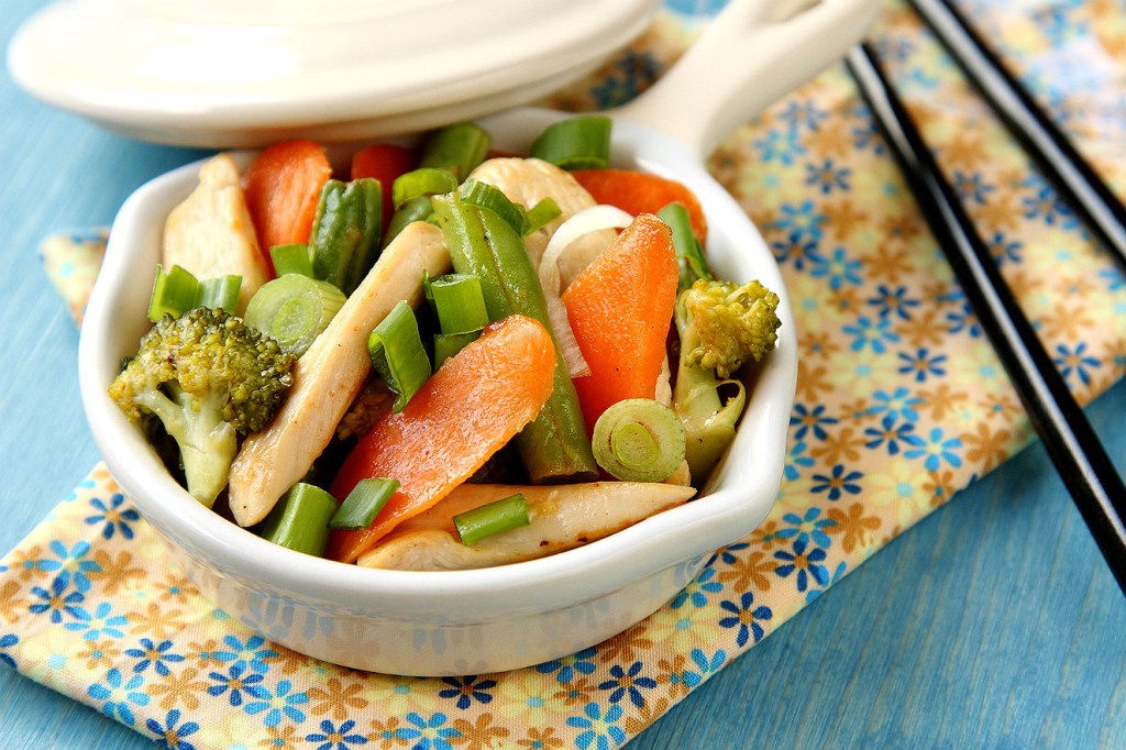 Jardineira de frango para montar uma marmita saudável e saborosa