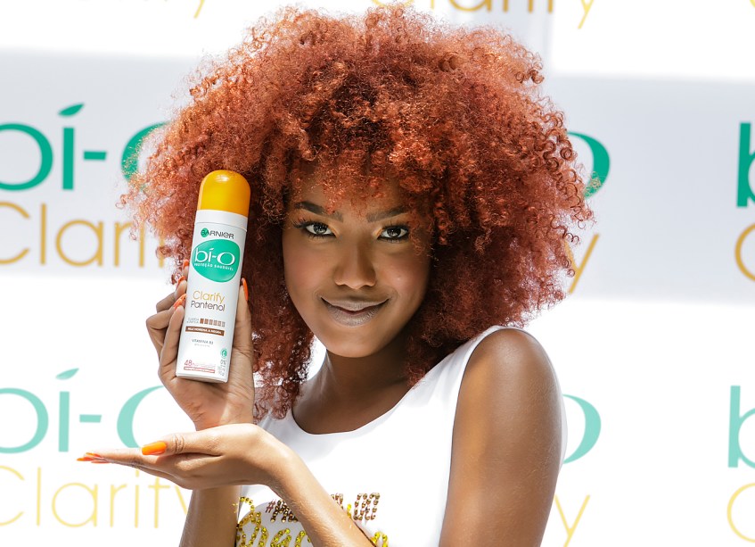 Lellêzinha sendo maravilhosa com o seu Garnior Bí-O Clarify. Lellêzinha sendo maravilhosa com o seu Garnior Bí-O Clarify.