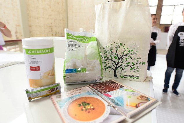 Todos os convidados ganharam um KIT<span> com produtos Herbalife e o livro Coleção Receitas Saudáveis Herbalife Nutrição. </span> Todos os convidados ganharam um KIT<span> com produtos Herbalife e o livro Coleção Receitas Saudáveis Herbalife Nutrição. </span>