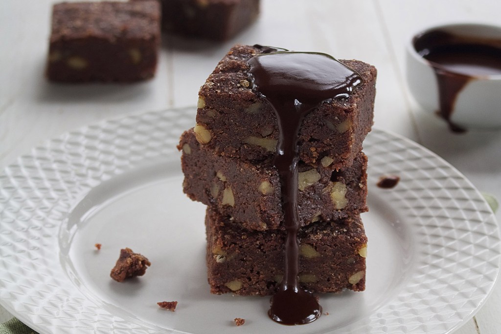 Este brownie integral é mais leve nas calorias e muito saboroso
