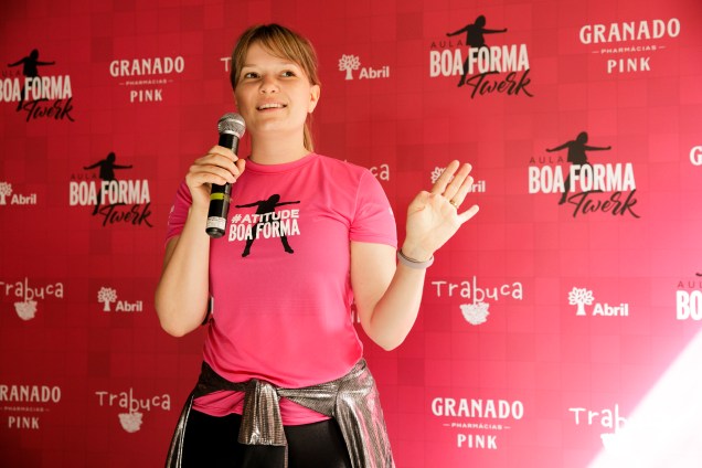 Ju Diniz, nossa redatora-chefe, chamando todo mundo para participar da aula... Ju Diniz, nossa redatora-chefe, chamando todo mundo para participar da aula...