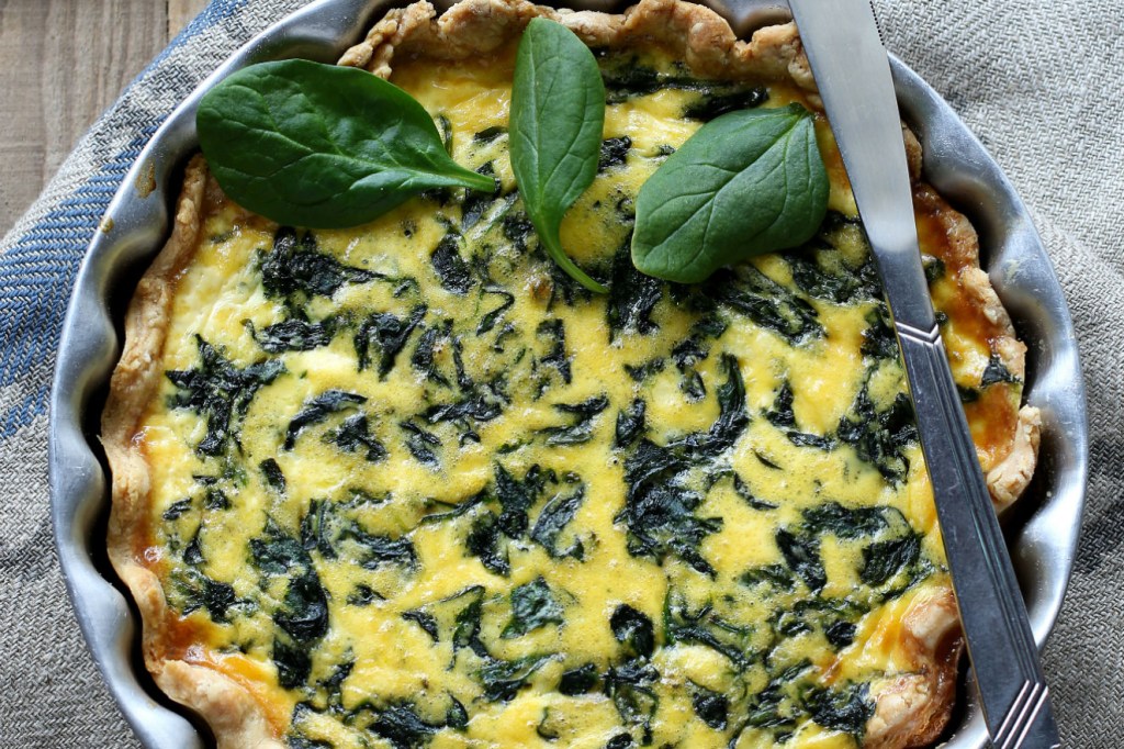 Aprenda a fazer quiche leve de abóbora e espinafre com tofu; deliciosa e saudável
