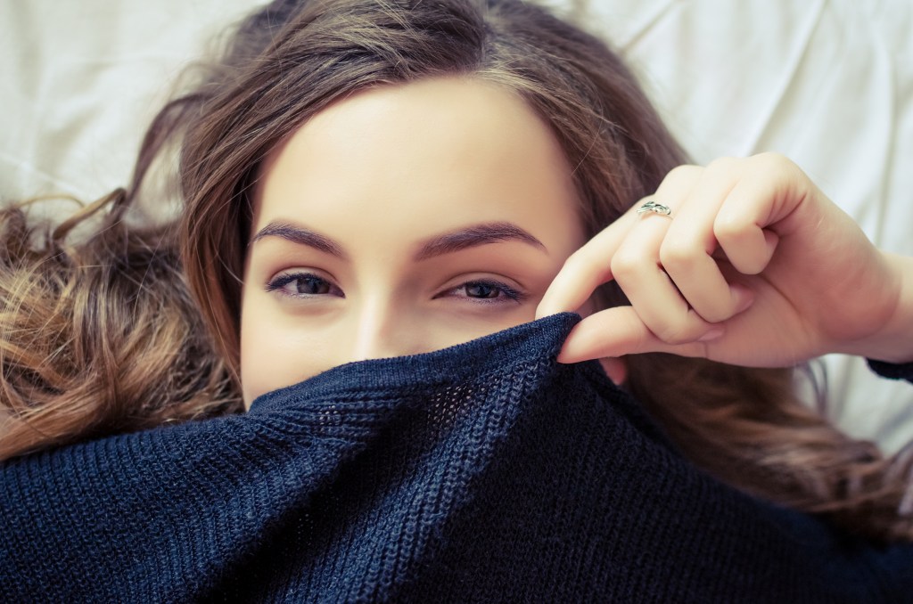 Cuidados e produtos naturais para manter a pele saudável no outono