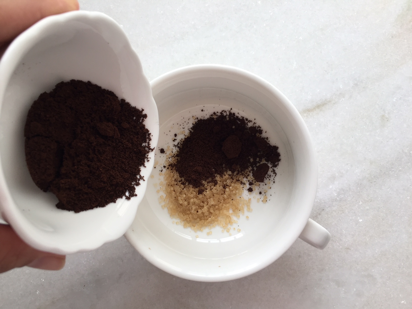 Como fazer esfoliante de café com açúcar