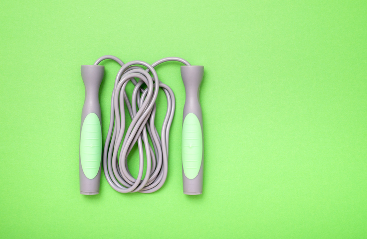 Como pular corda de forma segura e treino para fazer na quarentena