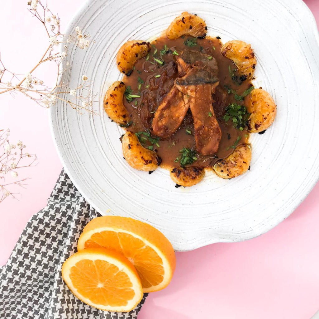 Receita de cogumelo eryngui ao molho de laranja, por Camila Botelho