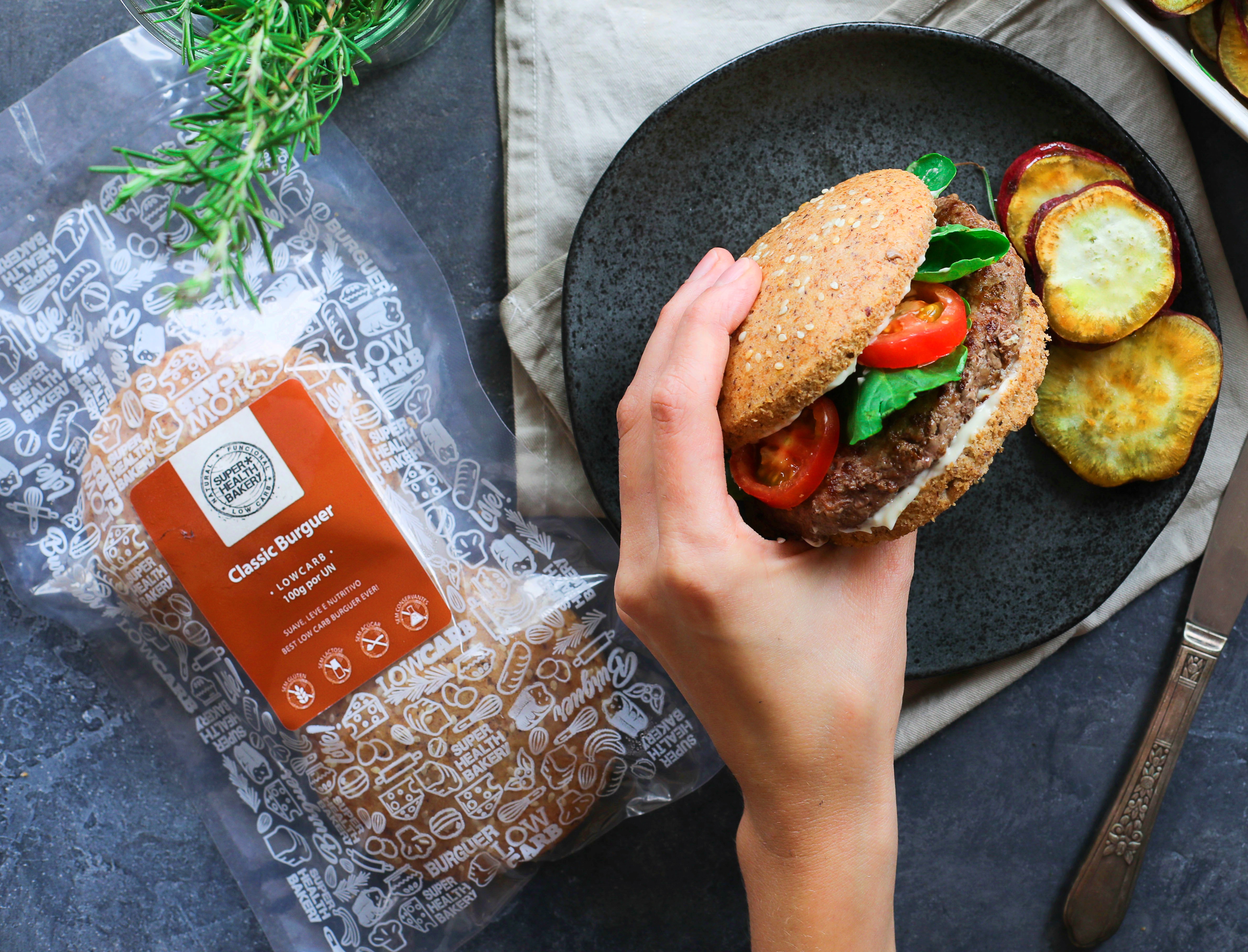 Super Health Bakery Pão de hambúrguer: com farinha de linhaça dourada e gergelim branco