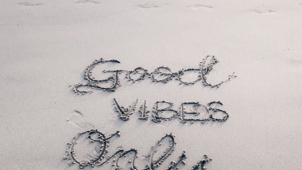 Good vibes: dá mesmo para ser positivo o tempo todo?