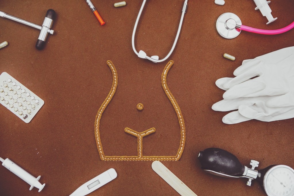 É normal sentir dor no ânus durante a menstruação?