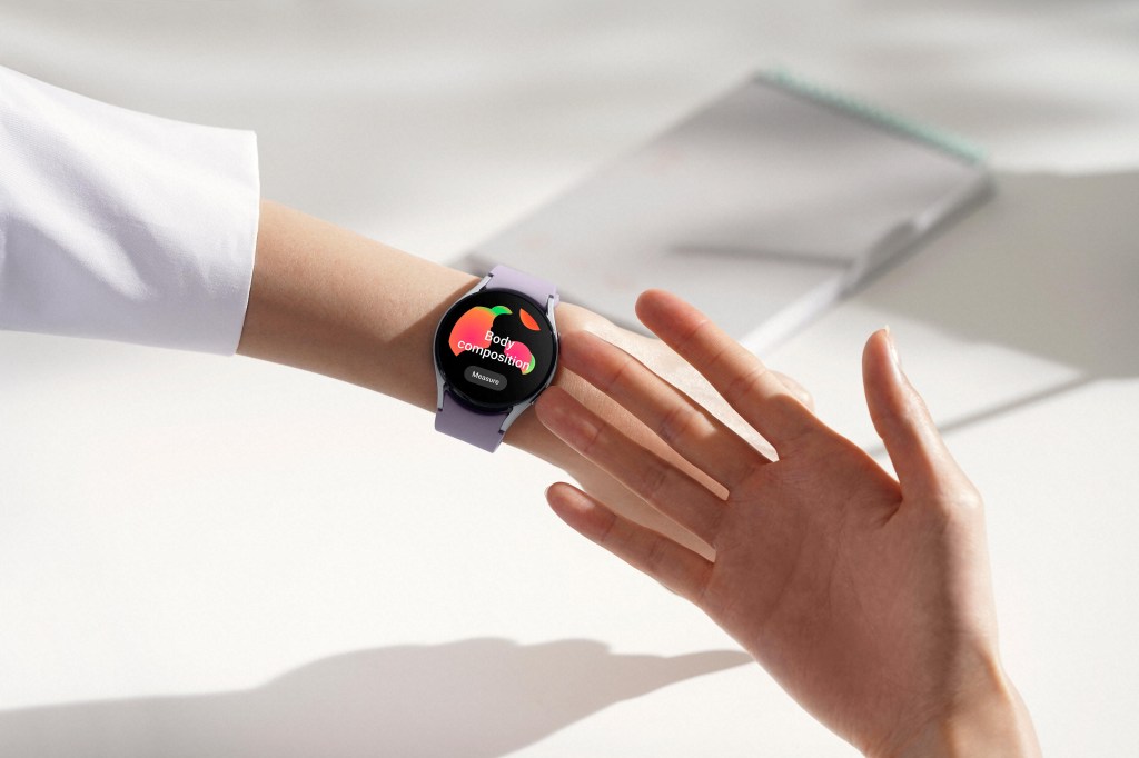 Galaxy Watch5: novo smartwatch da Samsung realiza bioimpedância, monitoramento do sono e até trilha ao ar livre guiada