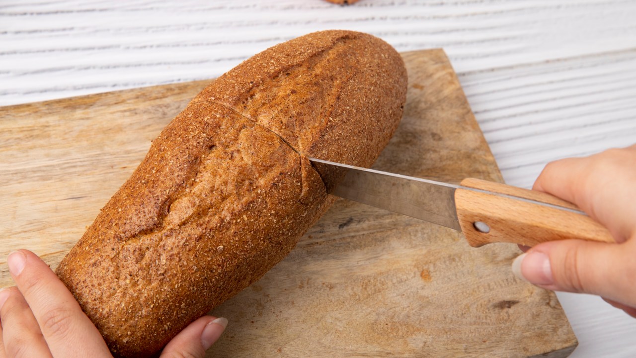 Comer pão com mofo pode causar alguns efeitos negativos no organismo