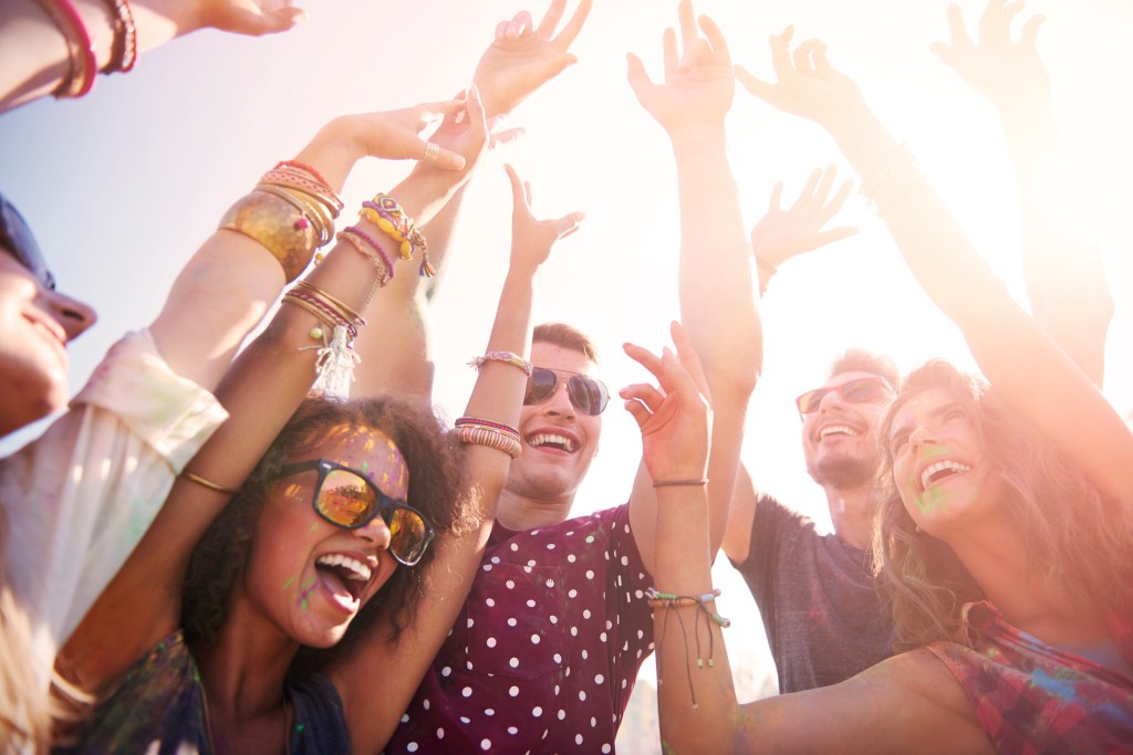 Guia de sobrevivência em festivais: profissionais listam como se preparar