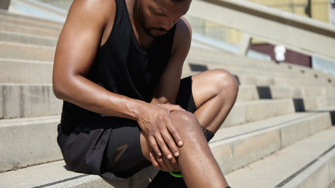 Ortopedista explica como evitar as temidas lesões no joelho durante os treinos