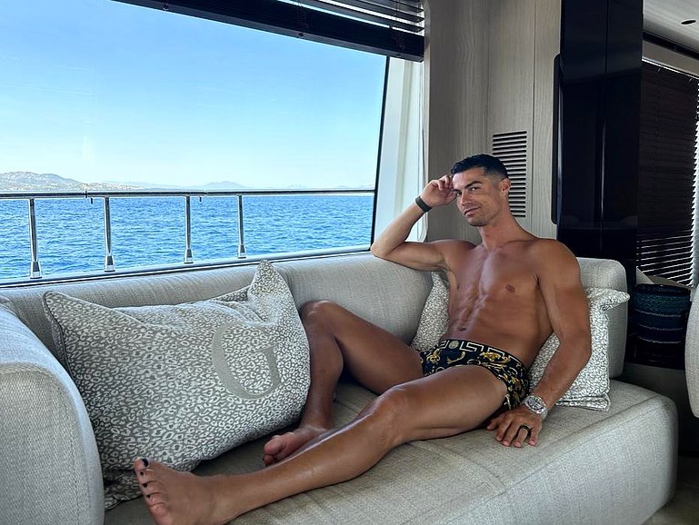 Cristiano Ronaldo: pintar as unhas dos pés para evitar micose funciona?