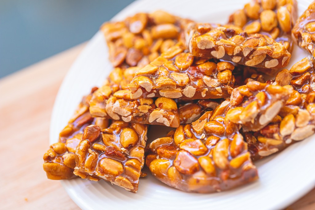 Delícia saudável: pé de moleque vegano e sem açúcar