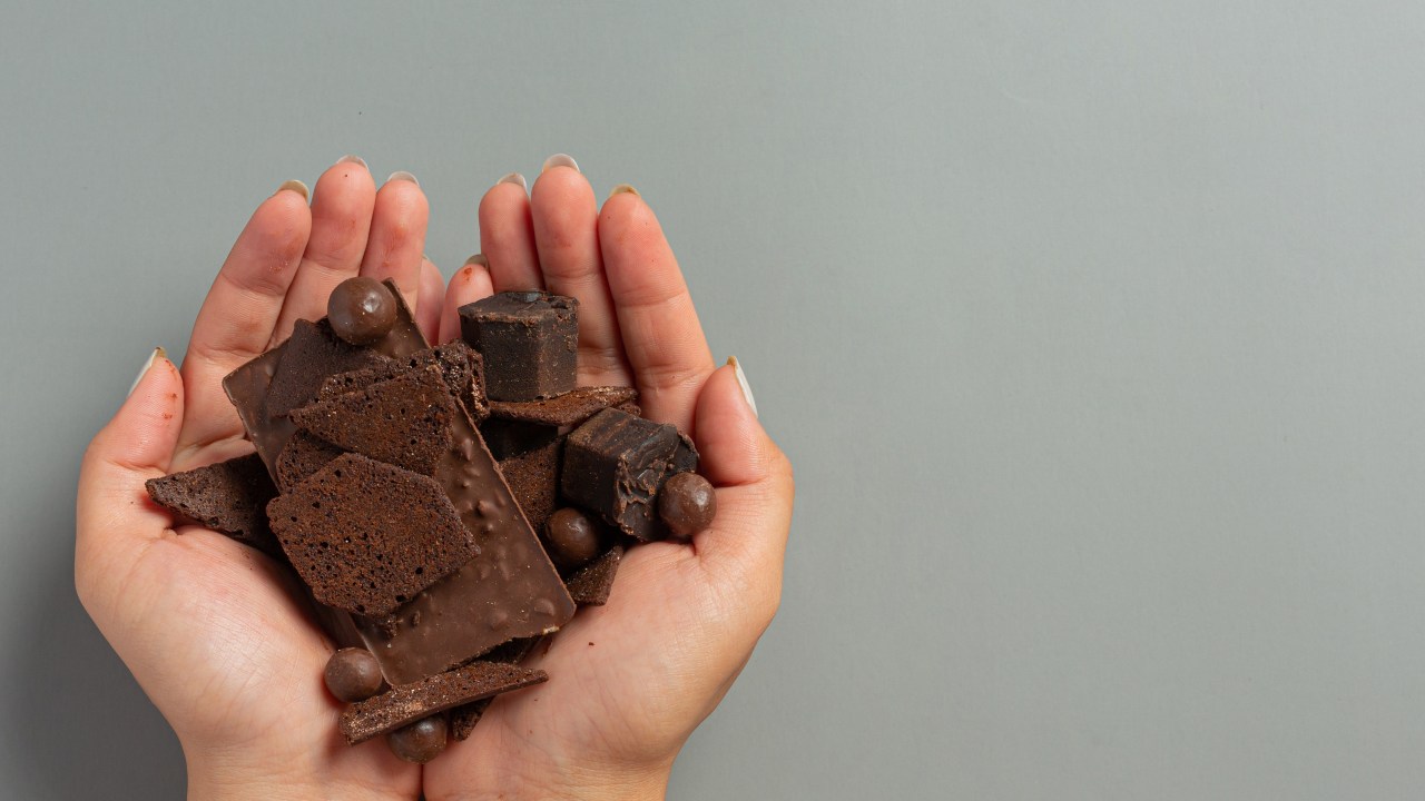 Saiba por que é indicado comer chocolates com alto teor de cacau