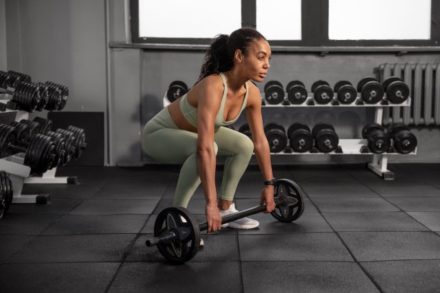 Musculação para mulheres: especialistas respondem 3 principais dúvidas