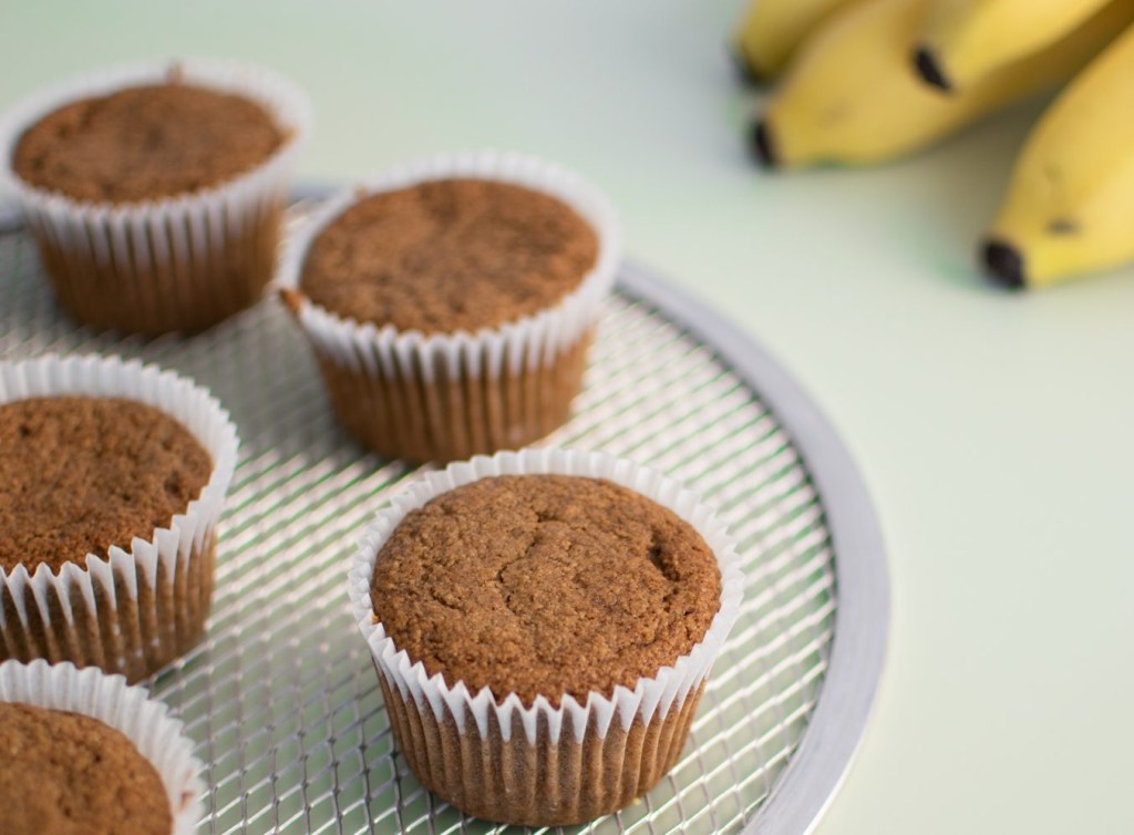 Aprenda a fazer este muffin de banana vegano e sem glúten