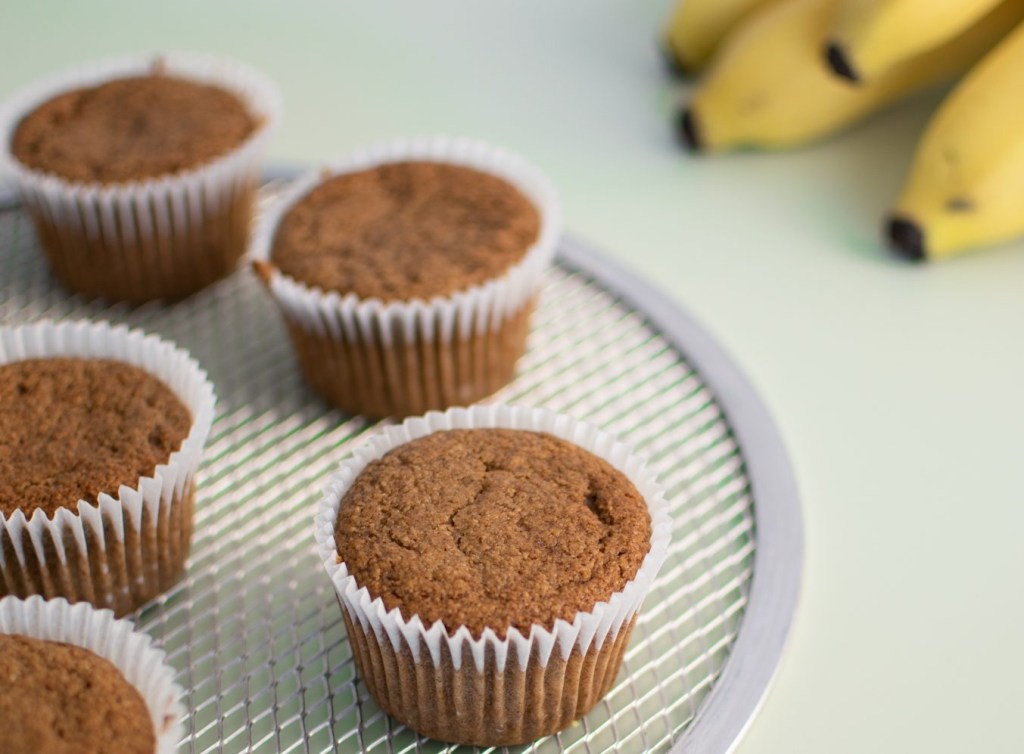 Muffin de banana: receita é vegana e sem glúten