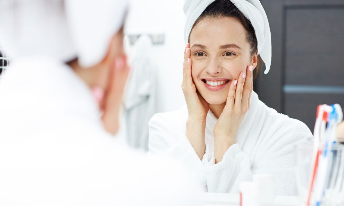 Lavar o rosto antes de aplicar os cosméticos