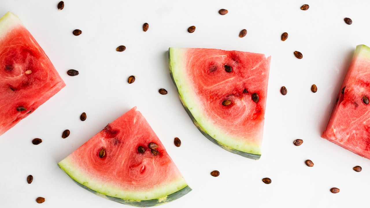 Veja quais são os benefícios da melancia para a pele