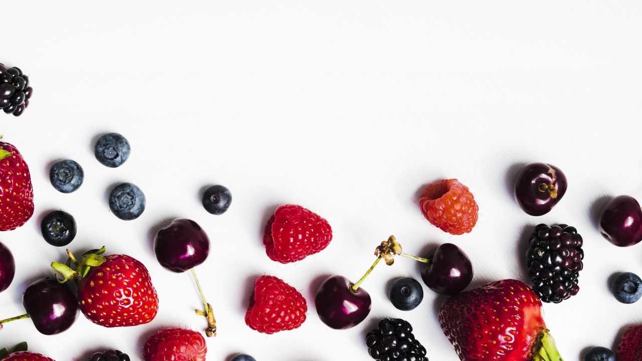 As frutas vermelhas estão entre os alimentos que ajudam a prevenir o câncer