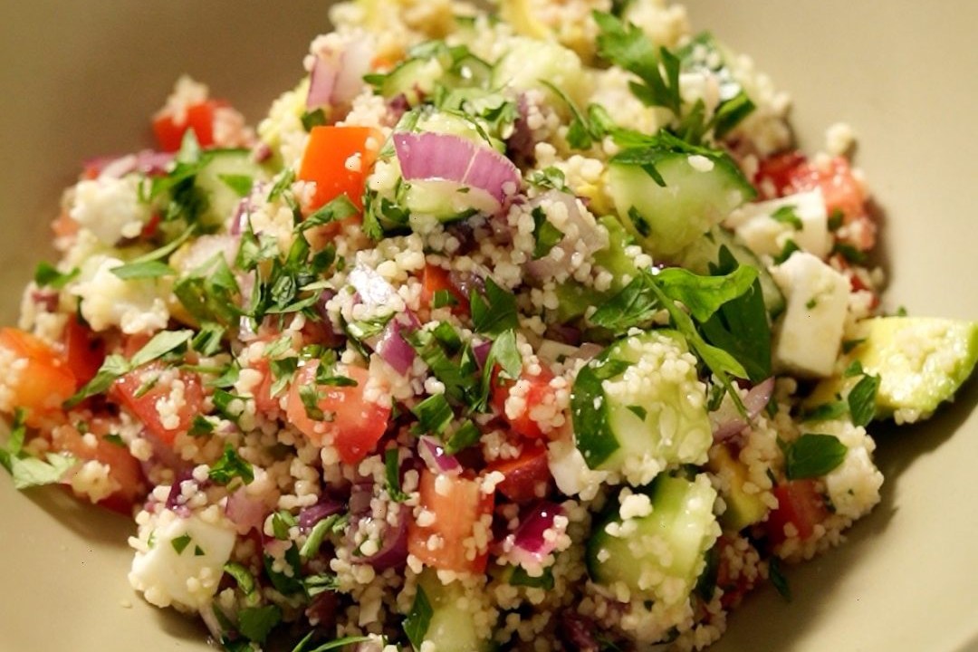 Aprenda a fazer a receita de salada mediterrânea