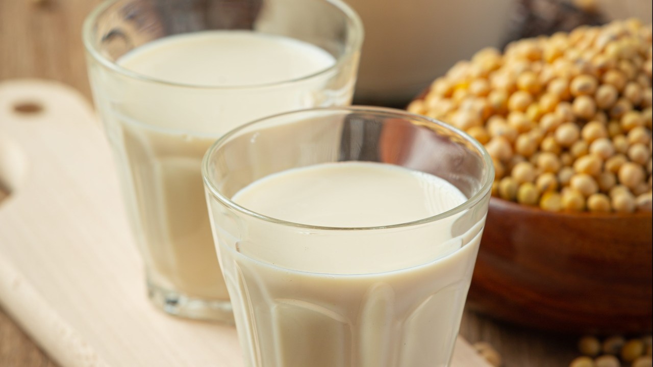 Veja dicas para substituir o leite de origem animal pelo vegetal