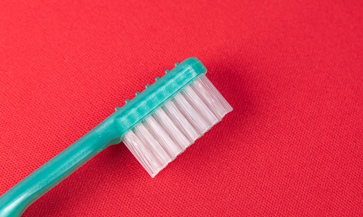 como escolher a escova de dente ideal