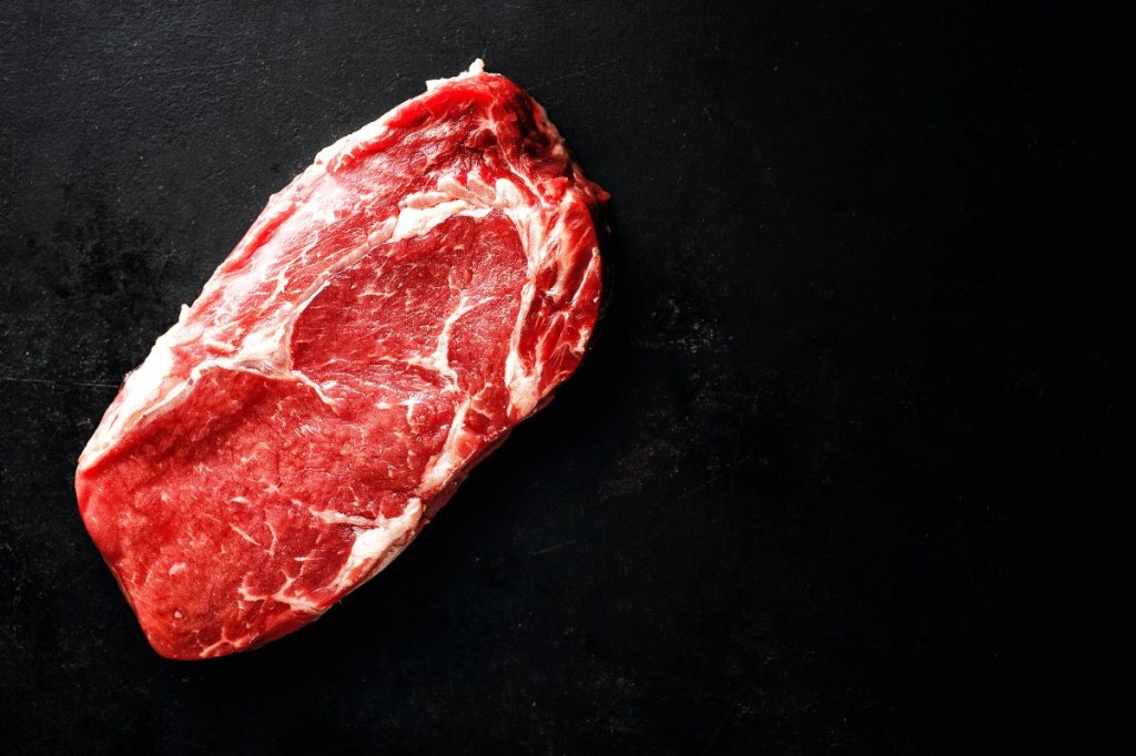 Quais são os nutrientes encontrados na carne vermelha?